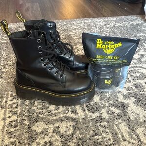 Dr. Martens Jadon platform combat boots sz 6